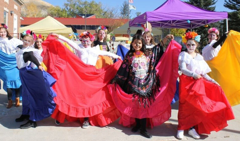 Museum Celebrates Hispanic Heritage Month With Folklórico Dancing 