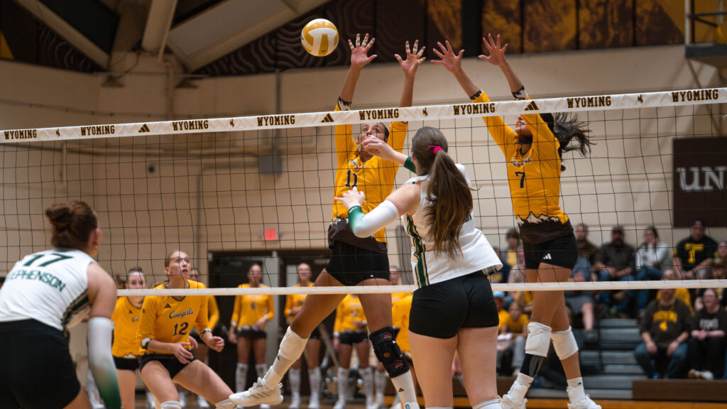 Cowgirls Battle Through UniWyo Invite