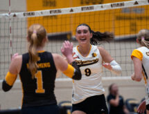 UW Volleyball Closes Nonconference at Idaho State