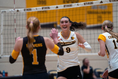 UW Volleyball Closes Nonconference at Idaho State