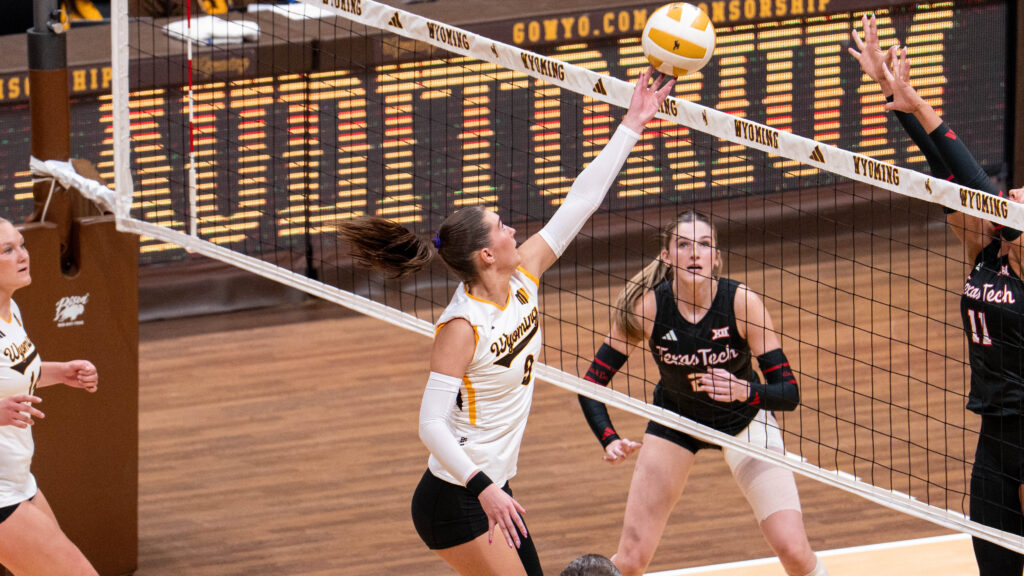 Cowgirls Roll Through Idaho State Classic