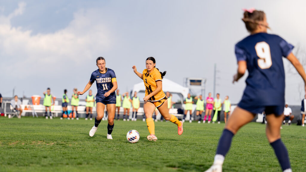 Wyoming Soccer Sweeps Washington Road Trip