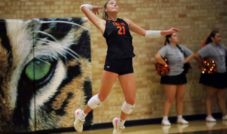 Rock Springs Homecoming Highlights Busy Volleyball Weekend