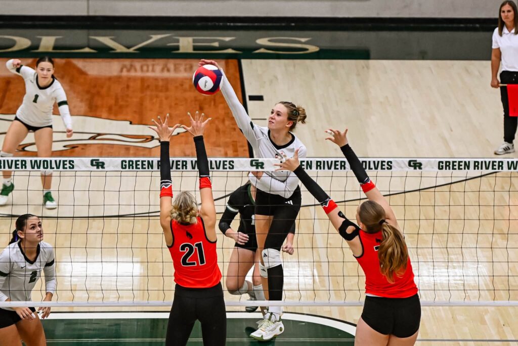 Green River Stays Perfect in Conference Play