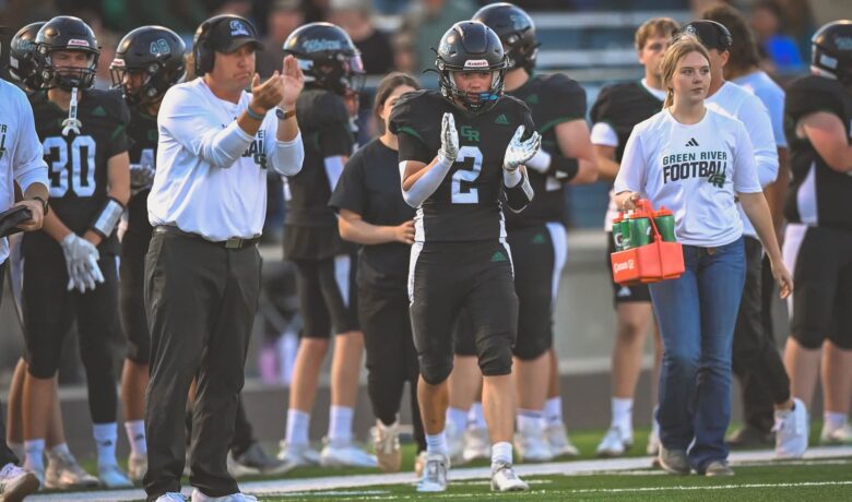 Wolves Face No. 1 Star Valley in Afton