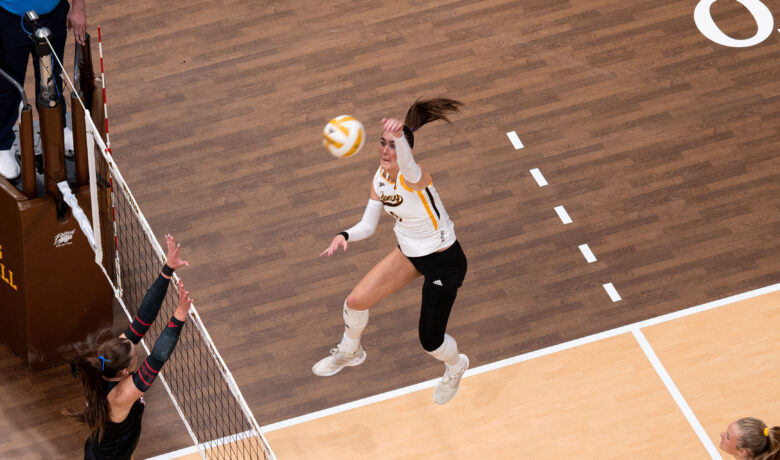Cowgirls Earn First Mountain West Win With Sweep